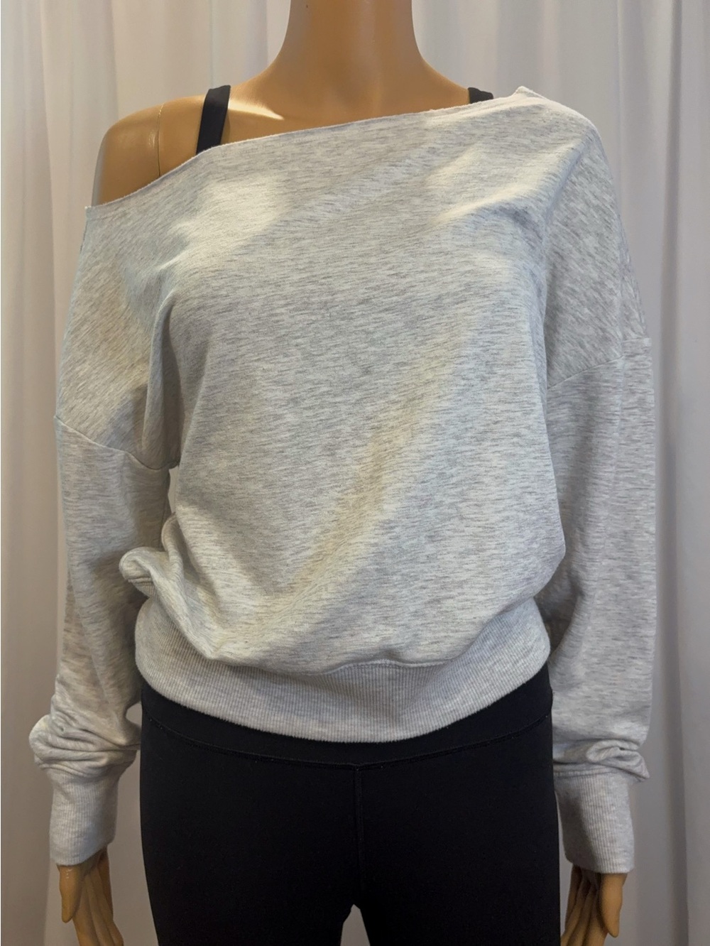 DSG Dick’s Sporting Goods Heather Grey Off-Shoulder 80s Style Sweatshirt -